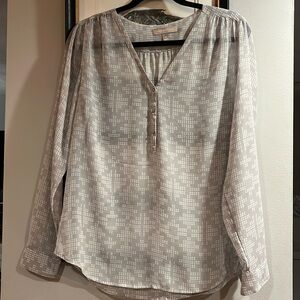 Like new - Banana Republic sheer gray and white graphic blouse. Size Medium